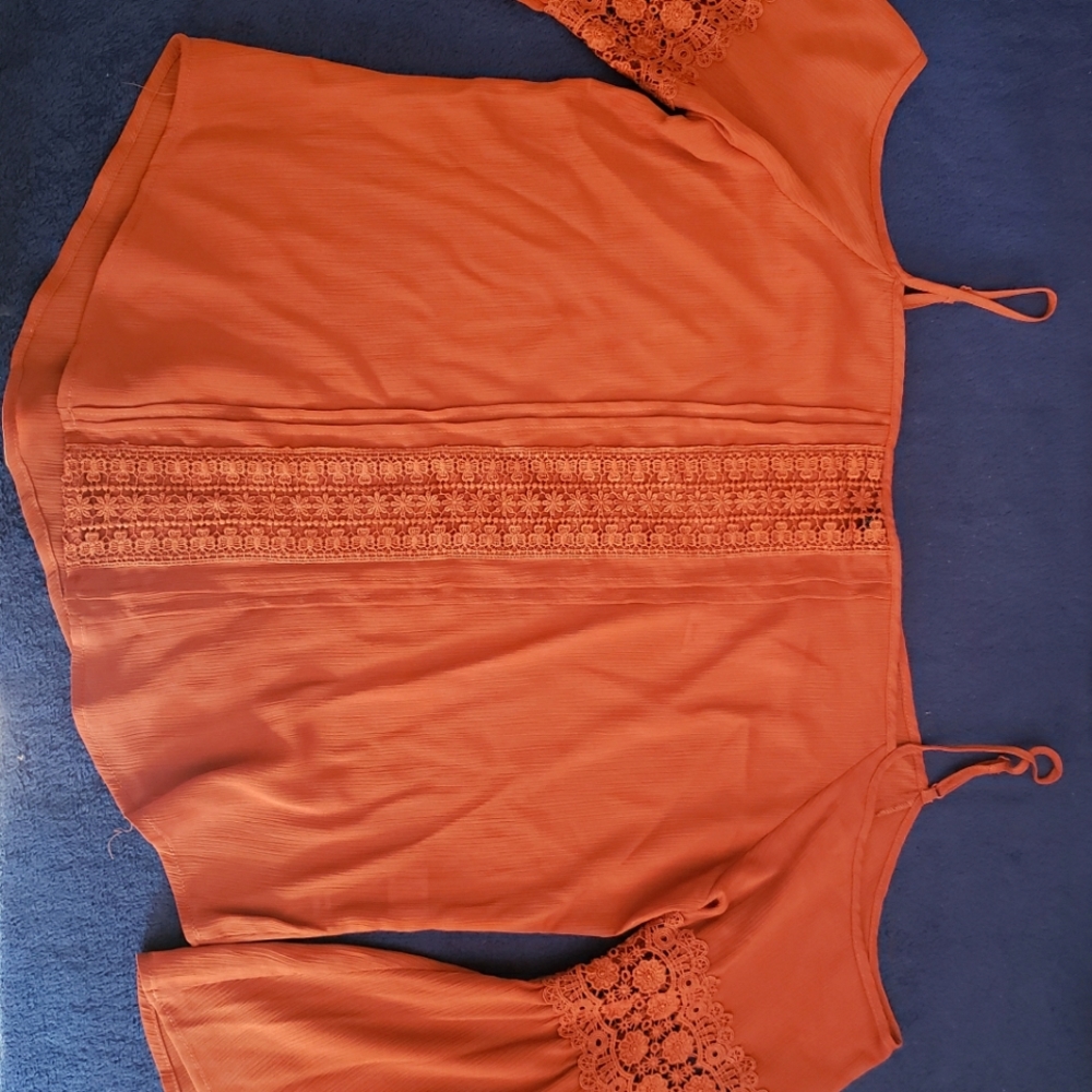 LG NY&Co cold-shoulder rust-colored blouse